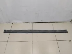 Накладка на порог (наружная) правая Ford Focus 2