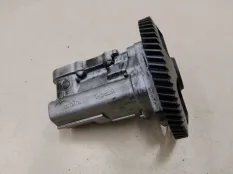 Насос масляный правый Toyota Land Cruiser 200