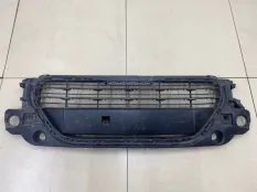 Решетка в бампер центральная Peugeot 301