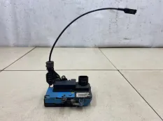 Замок двери передний левый Volvo S80 TS B5244S