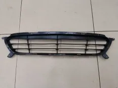 Решетка в бампер центральная Hyundai Solaris 1 До