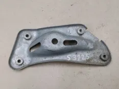 Кронштейн крыла передний правый Skoda Octavia A5