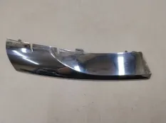 Молдинг решетки радиатора верхний правый Toyota