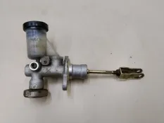 Цилиндр сцепления главный Nissan King Cab D22 2.5