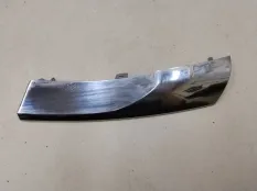 Молдинг решетки радиатора верхний левый Toyota