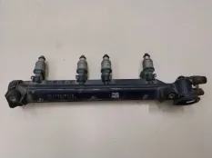 Рейка топливная (рампа) Volkswagen Golf 5