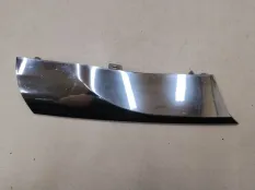 Молдинг решетки радиатора средний правый Toyota