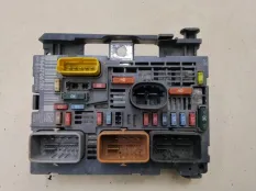 Блок предохранителей Peugeot 308