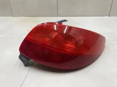 Фонарь задний правый Peugeot 206