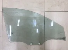 Стекло двери переднее правое Kia Rio 2 JB