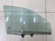Стекло двери переднее правое Hyundai Sonata 4 EF