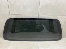 Стекло двери багажника Mitsubishi Delica 4