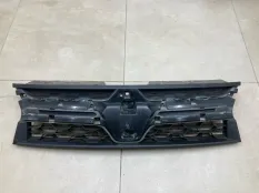 Решетка радиатора Renault Duster 1