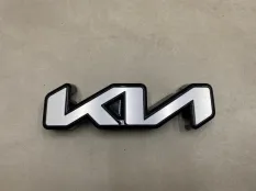 Эмблема на решетку радиатора Kia Sorento 4 MQ4
