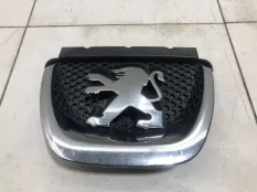 Эмблема на бампер Peugeot 308 2
