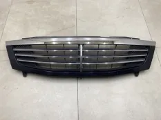 Решетка радиатора SsangYong Rexton 1