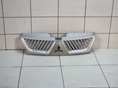 Решетка радиатора Mitsubishi Outlander 2 2008