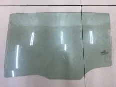 Стекло двери заднее левое Kia Sportage 3 SL