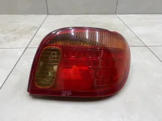 Фонарь задний правый Toyota Yaris 1 1SZFE 1.0