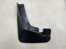 Брызговик передний левый Mitsubishi Outlander 2 CW