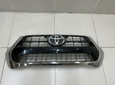 Решетка радиатора Toyota Hilux 8