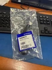 КРЫШКА ПОВОДКА ЛОБОВОГО СТЕКЛА L VOLVO 9484616 VOLVO арт. 9484616