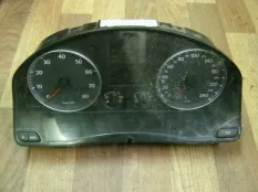 Панель приборов Volkswagen Golf V 2004