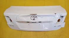 Крышка багажника Toyota Avensis