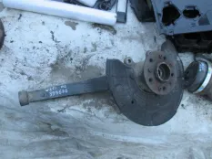 Кулак поворотный передний левый Mercedes-Benz