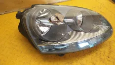 Фара правая Volkswagen Golf V