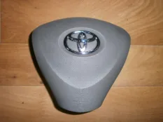 Подушка безопасности в рулевое колесо Toyota
