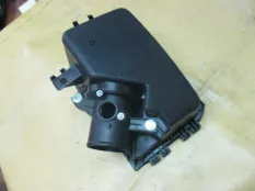 Корпус воздушного фильтра Toyota Corolla E15