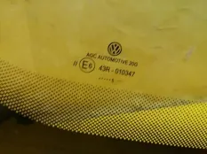 Стекло лобовое (ветровое) Volkswagen Jetta