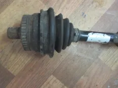 Полуось передняя (привод) Volkswagen Passat B5