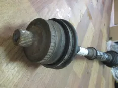 Полуось передняя (привод) Volkswagen Passat B5