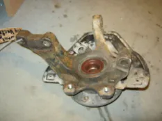 Кулак поворотный передний правый Opel Vectra B