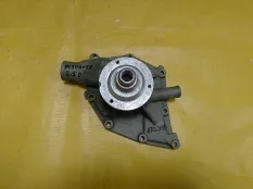 Насос водяной (помпа) Land Rover Discovery