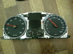 Панель приборов Volkswagen Golf V 2004