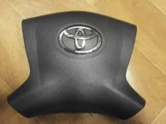 Подушка безопасности в рулевое колесо Toyota