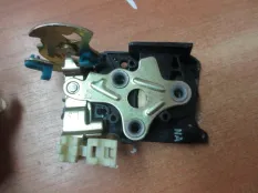 Замок двери передней левой Chevrolet Lanos