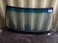 Стекло лобовое (ветровое) Audi A8 4D