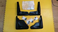 Брызговик передний Toyota Camry V70