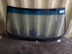 Стекло лобовое (ветровое) Audi A8 4D