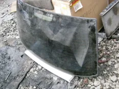 Стекло заднее Volvo S70