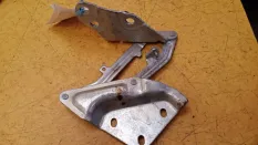 Петля капота Volkswagen Touareg