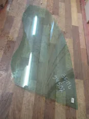 Стекло двери передней левой Volkswagen Passat B6