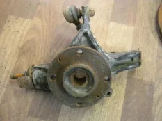 Кулак поворотный передний правый Citroen C4