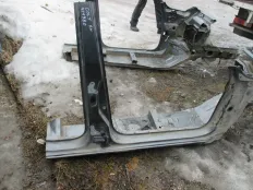 Порог со стойкой правый Mitsubishi Colt Z3 2006