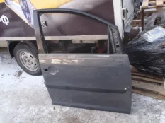 Дверь передняя правая Volkswagen Touran