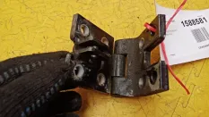 Петля двери передней правой нижняя Mercedes-Benz